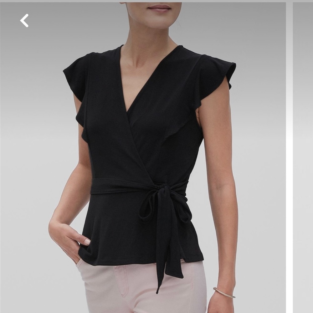 Banana Republic medium NWT MEDIUM WRAPAROUND TOP